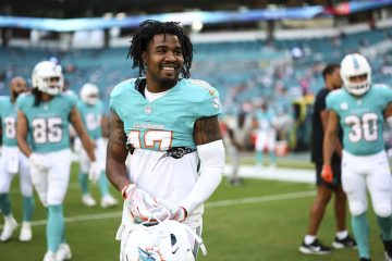 Dolphins Celebrate Jaylen Waddle Trade Ahead of NFL Draft
