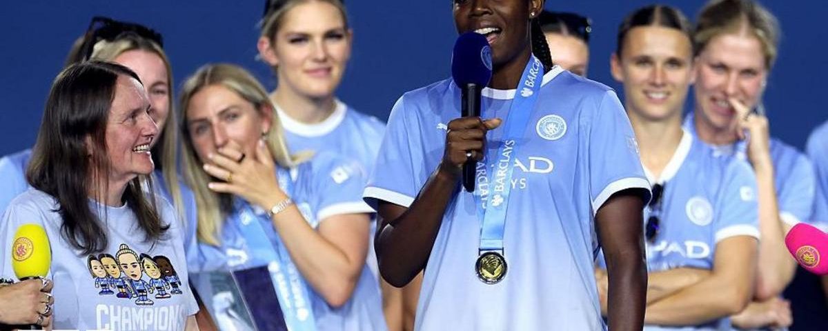 Khadija Shaw Extends Man City Contract Amid Transfer Speculation