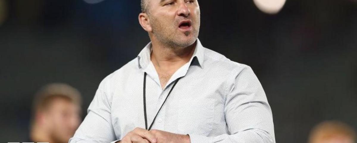 Munster’s Coaching Shuffle: Randle’s Departure from Six Nations Plans
