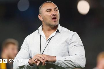 Munster's Coaching Shuffle: Randle's Departure from Six Nations Plans