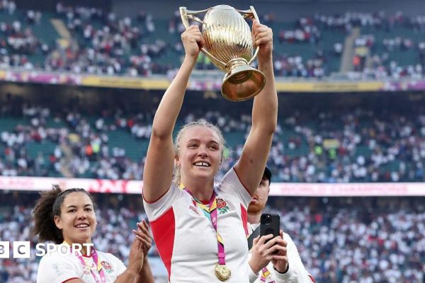 Sale Sharks Sign England World Cup Winner Zoe Stratford