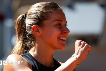 Polish Qualifier Maja Chwalinska Shines at French Open