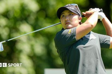 Yoon Falters as Ryu Takes Lead at Women's PGA Championship