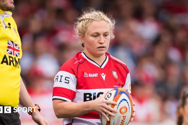 Neve Jones Extends Contract with Gloucester-Hartpury Until 2027