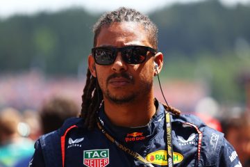 Replica Helmets Stolen at Silverstone: An Unfortunate Event in Formula 1