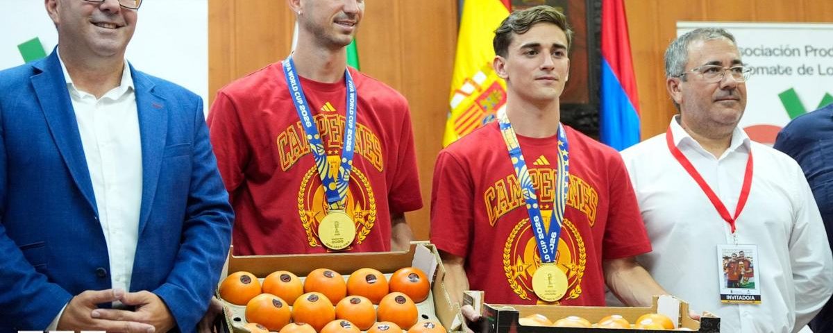 Spain’s Gavi and Ruiz Celebrate World Cup Win with Tomatoes